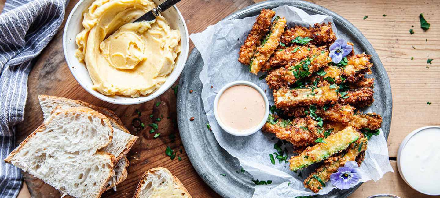 Friterad zucchini med 3 sorters dippsåser