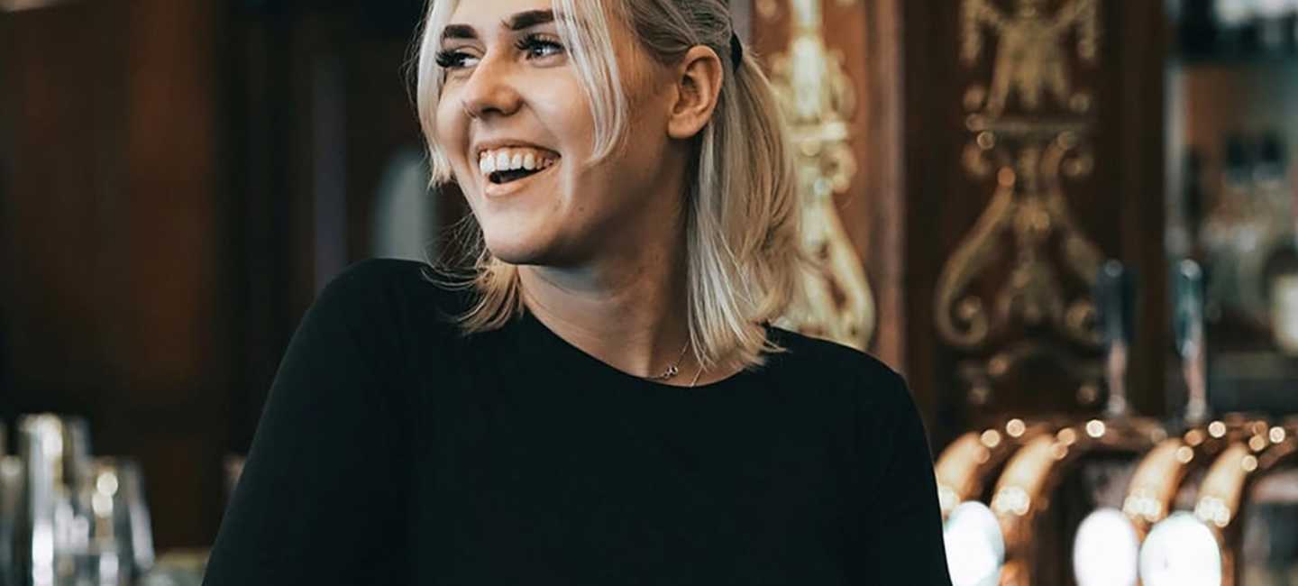 Hanna Oscarsson på Cadierbaren