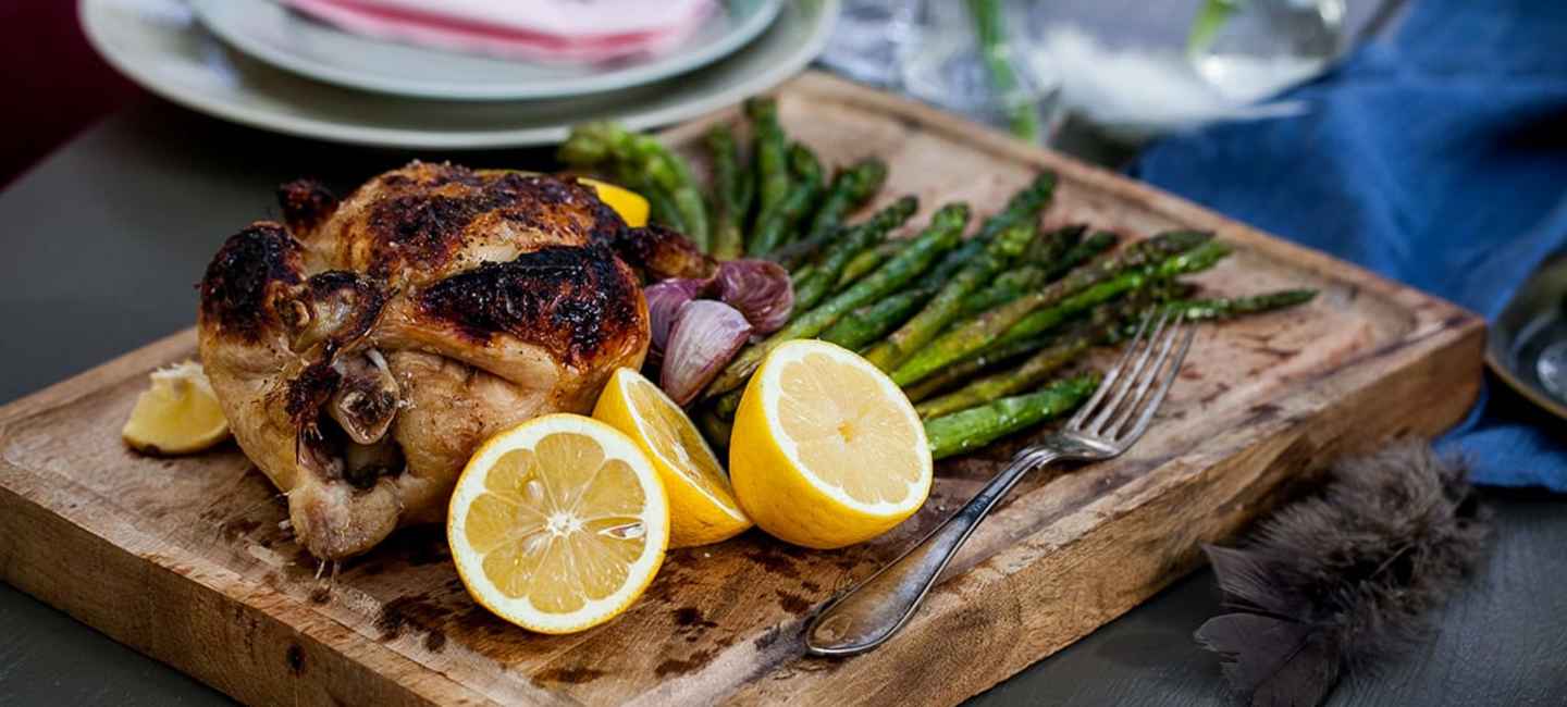 Hel kyckling i ugn med citron och honung