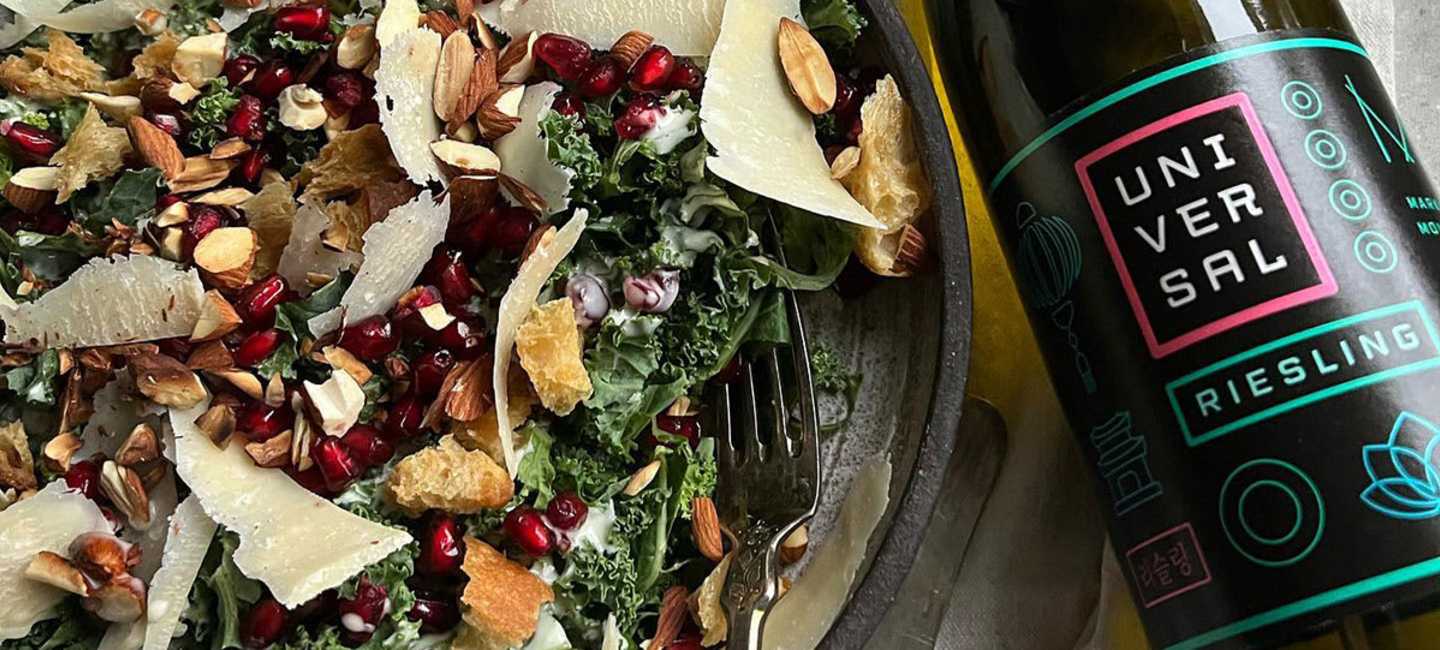 grönkålsceasar med granatäpple