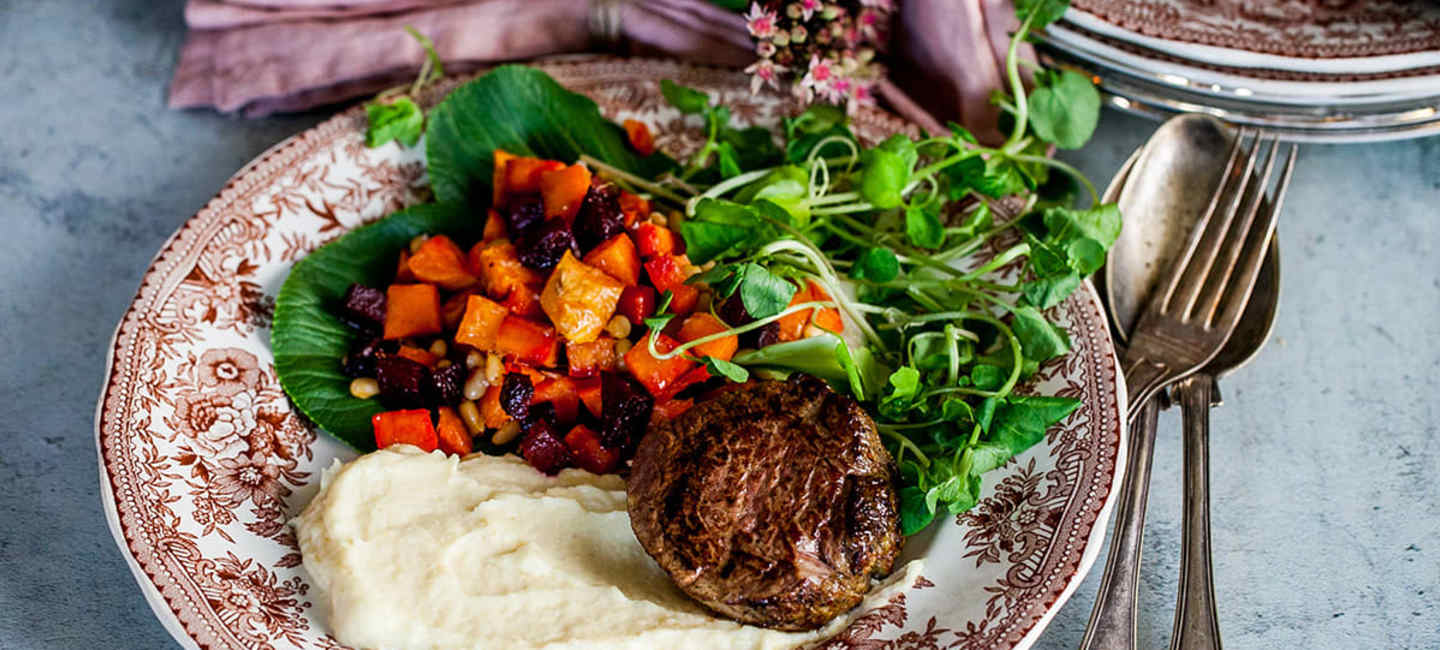 Parmesanrostade rotfrukter, palsternackspuré och kalvfilé