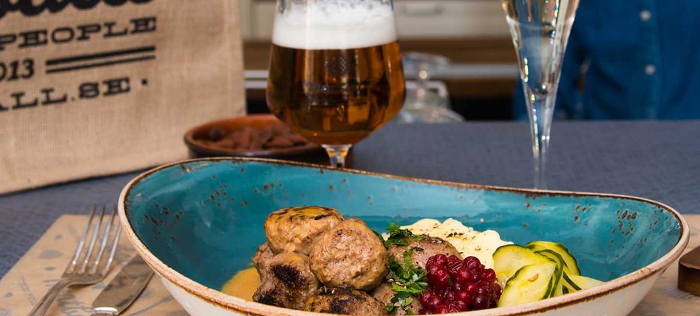 Köttbullar med öl och snaps