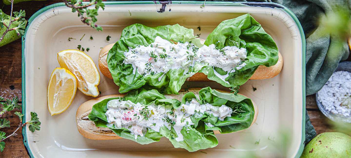 Krabbsallad i baguette i form 