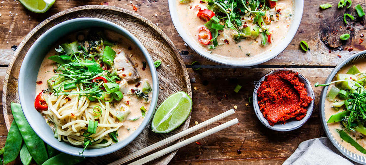 Laksa med fisk - snabblagad asiatisk nudelsoppa med kokosmjölk