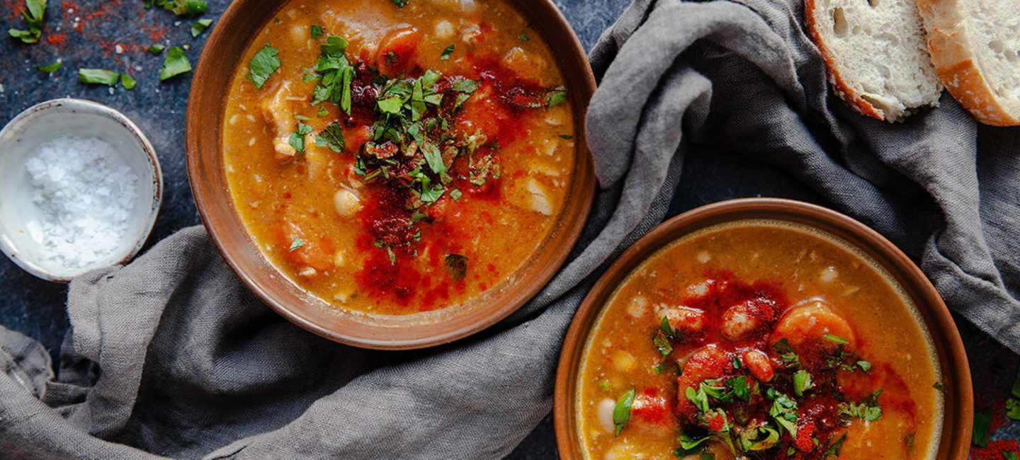 Den argentinska grytan Locro med butternutpumpa