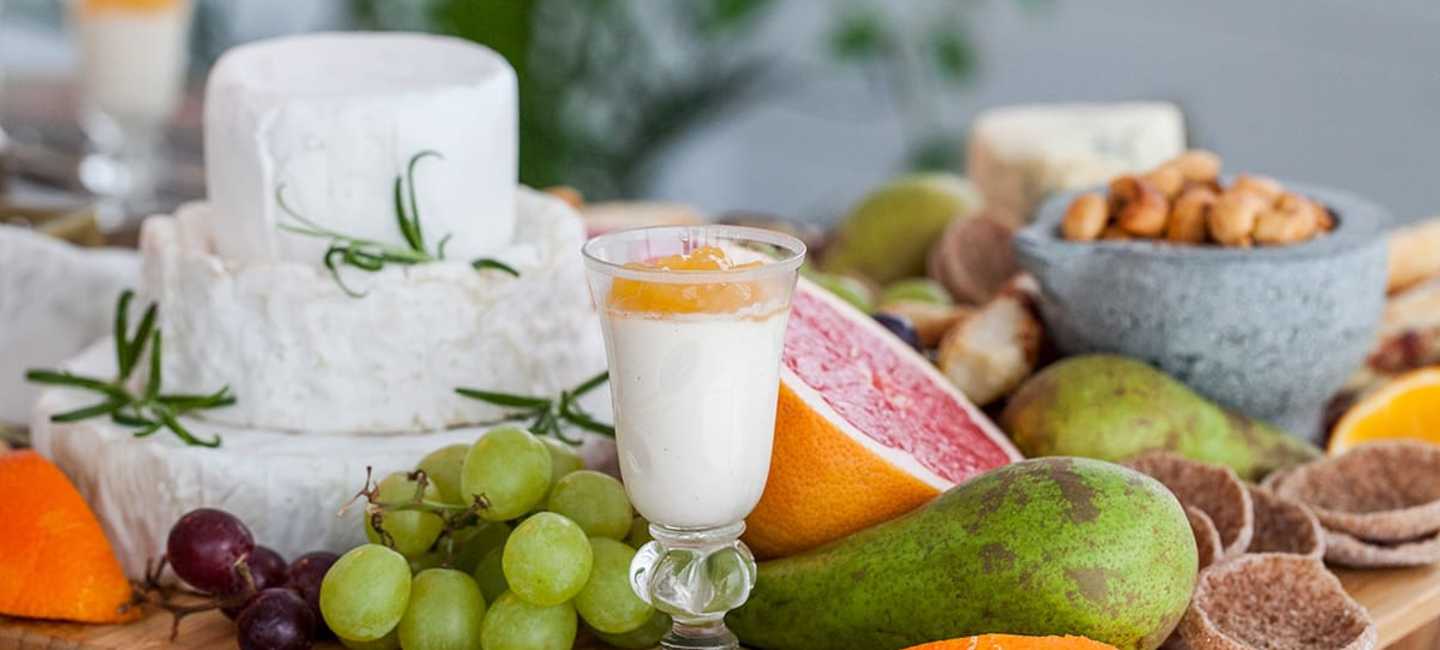 Vit chokladmousse med lemon curd