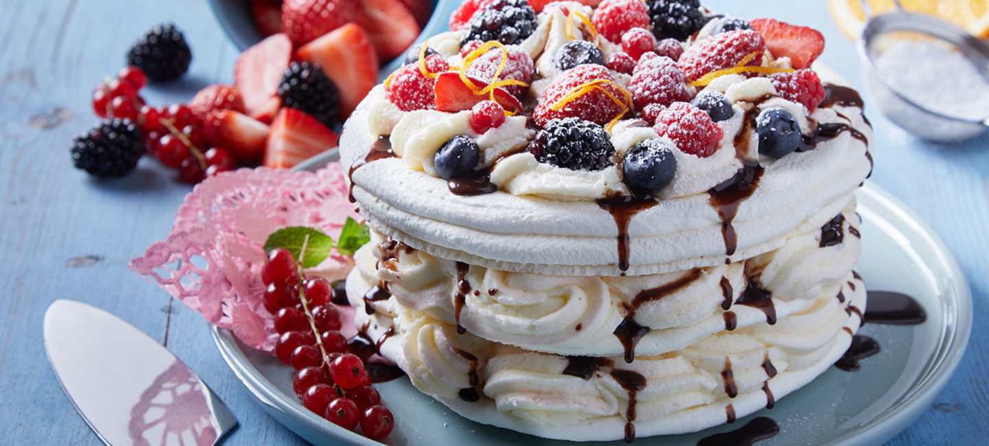 Pavlova - historisk marrängtårta och efterrätt