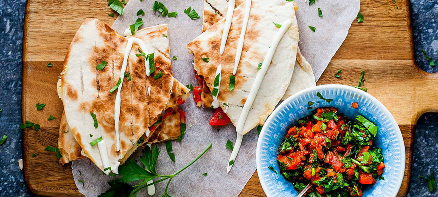 Quesadillas med sallad på vattenmelon.