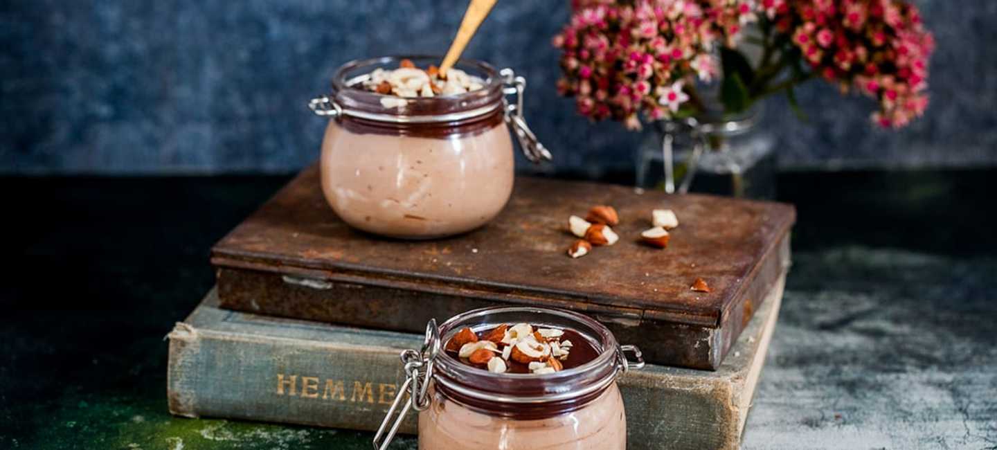 Krämig chokladmousse med romganache