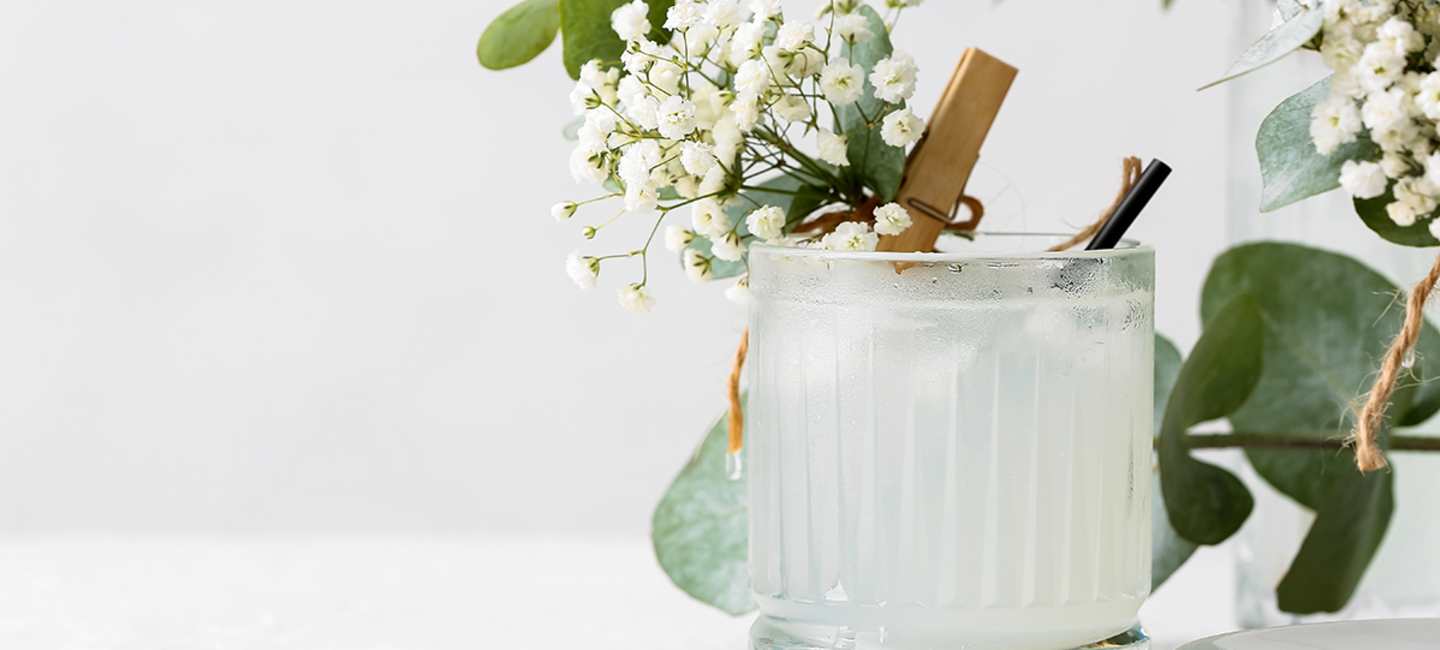 Drink med fläderblommor