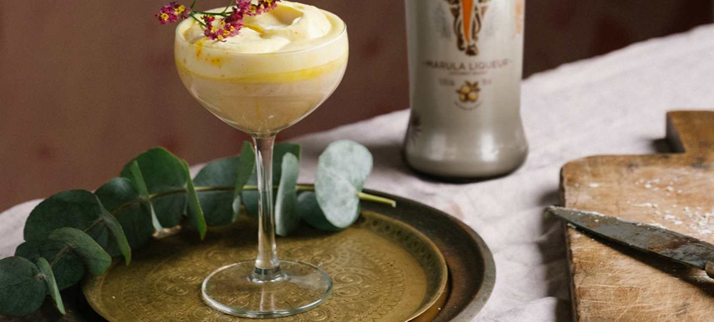 Saffranscocktail med Amarula Vegan