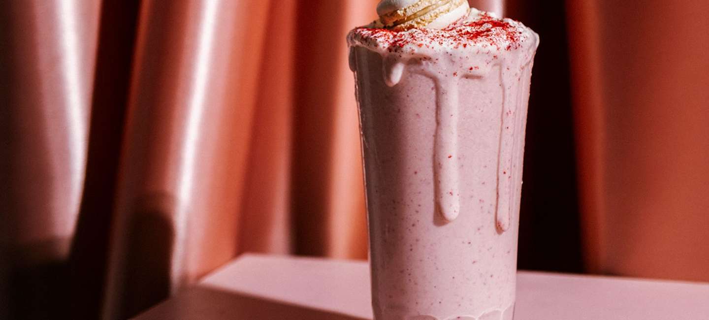 Milkshakedrink med jordgubbslikör