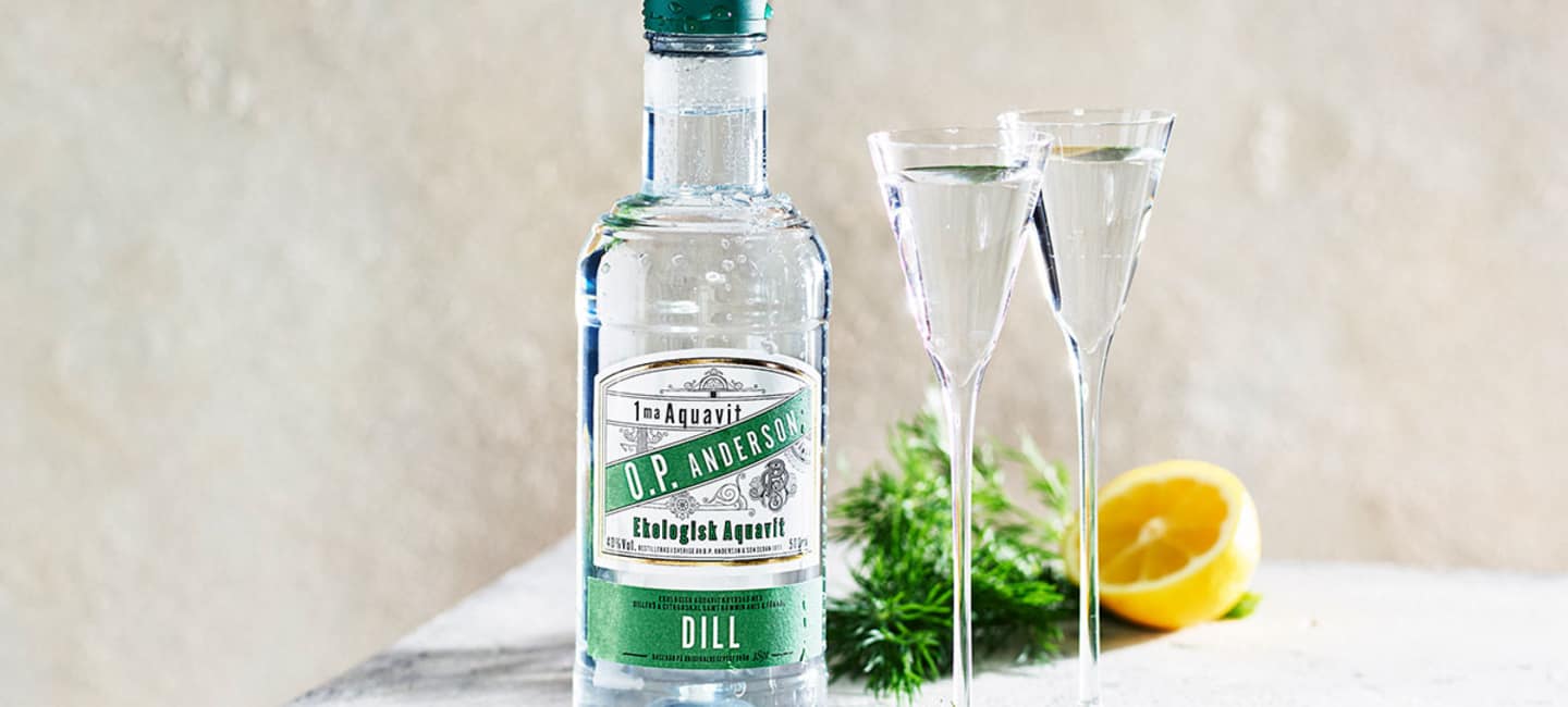 O.P. Anderson Dill Aquavit med två glas