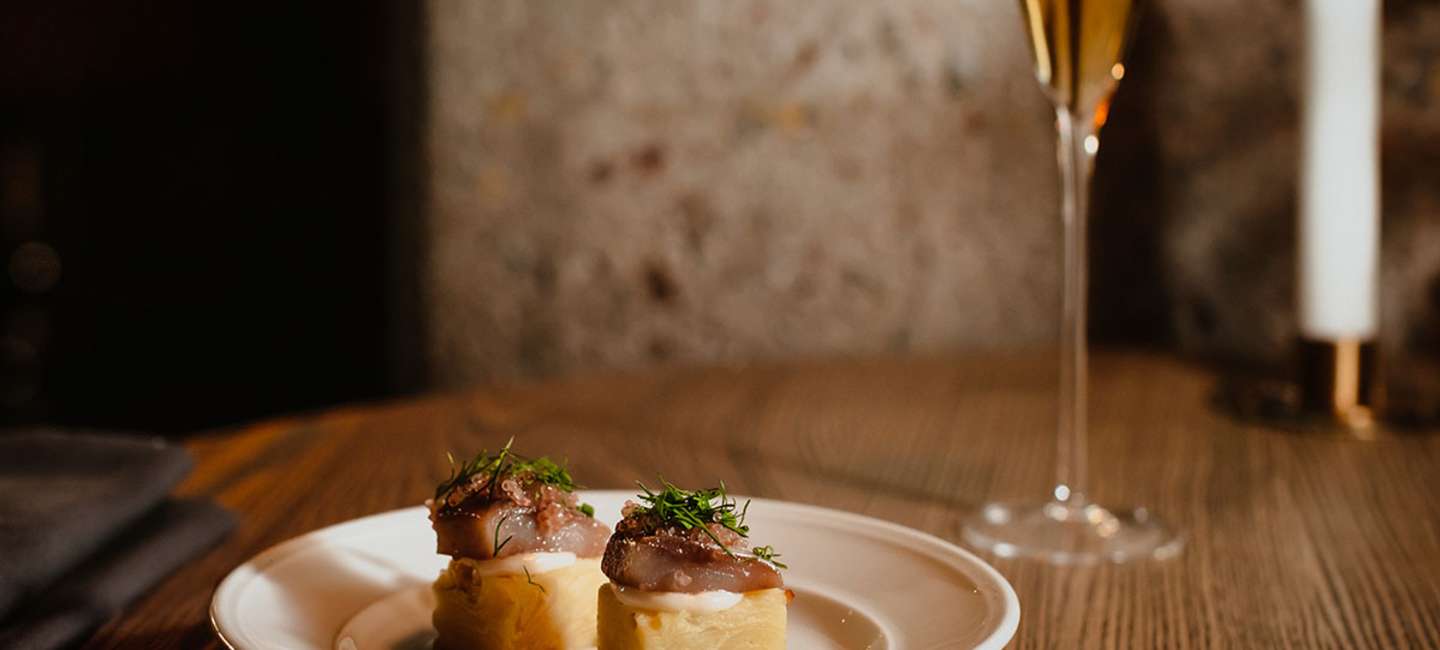Potatisterrin med matjessill och vitlök