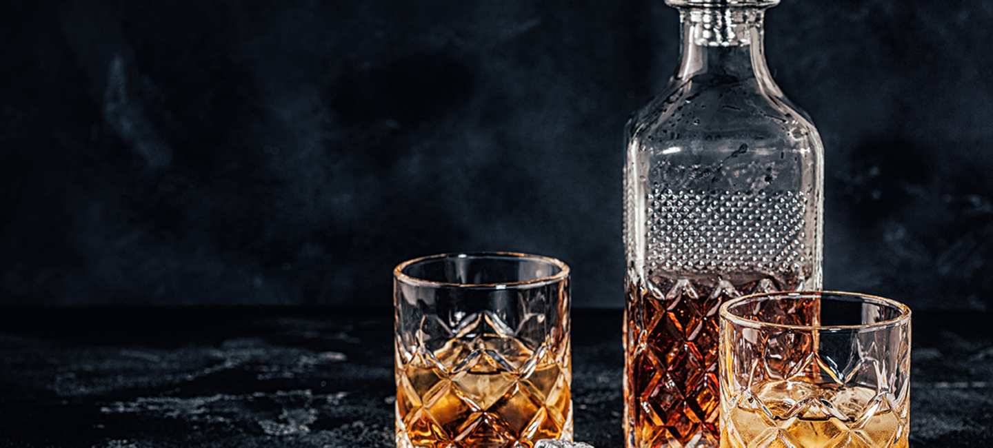 Amerikansk whiskey glas och karaff