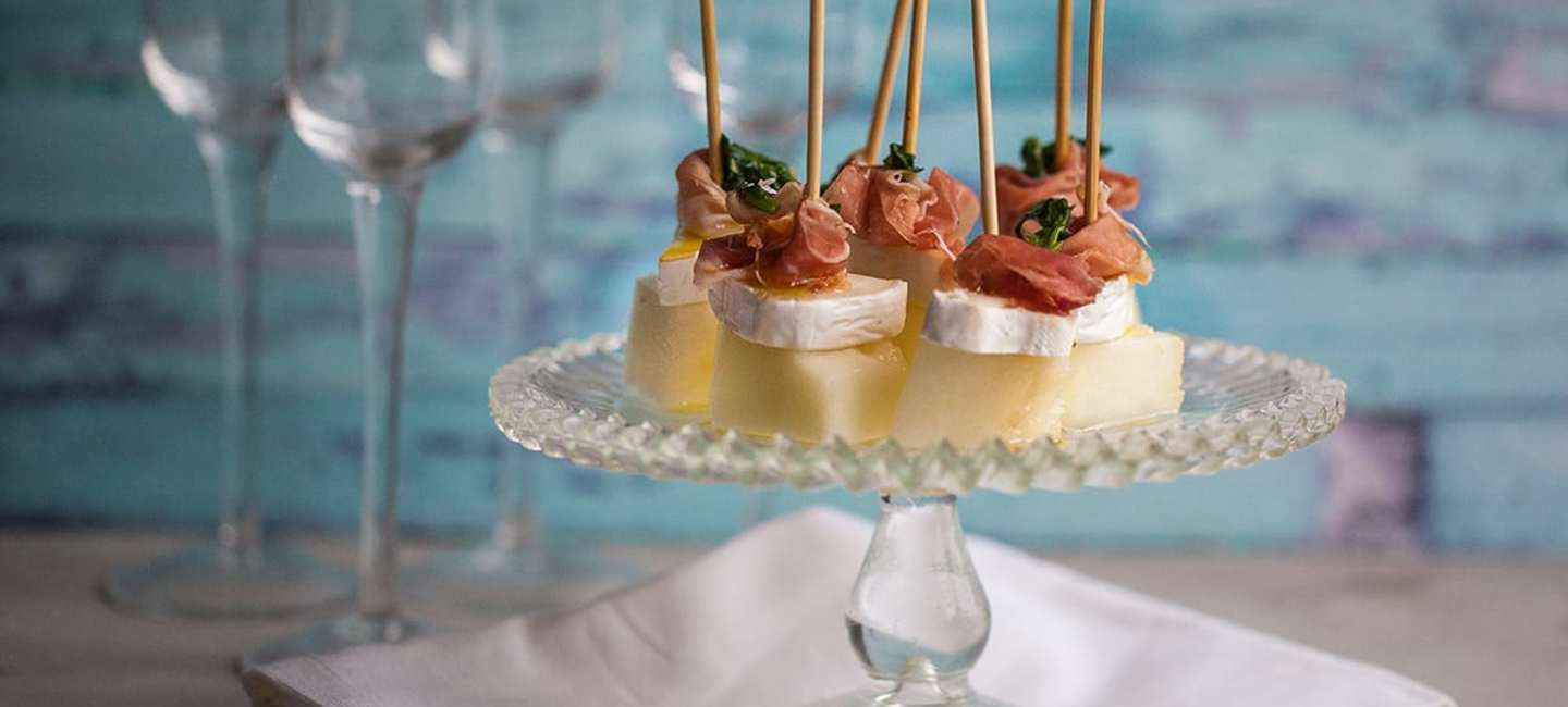 Tilltugg till prosecco: Melon- och getostspett