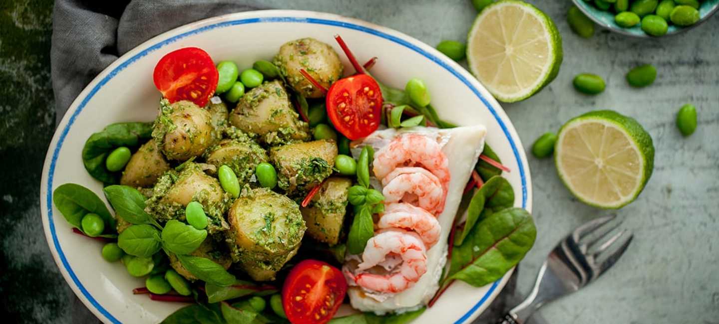 Ugnsbakad torskrygg med räkor och delikatesspotatis