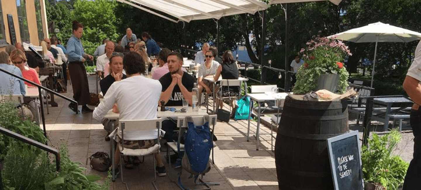 Långa Raden, en av Stockholms tre skönaste uteserveringar
