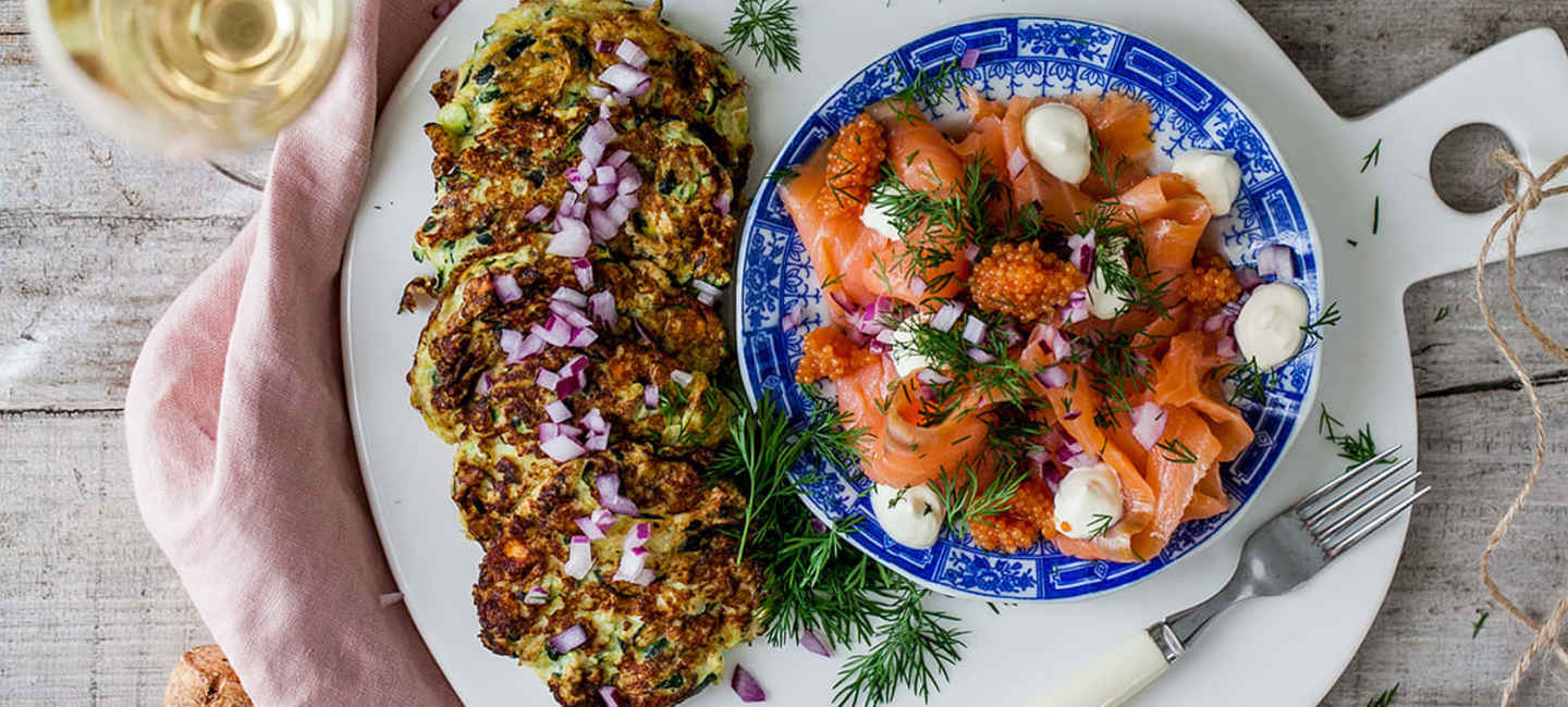 Zucchiniplättar med kallrökt lax