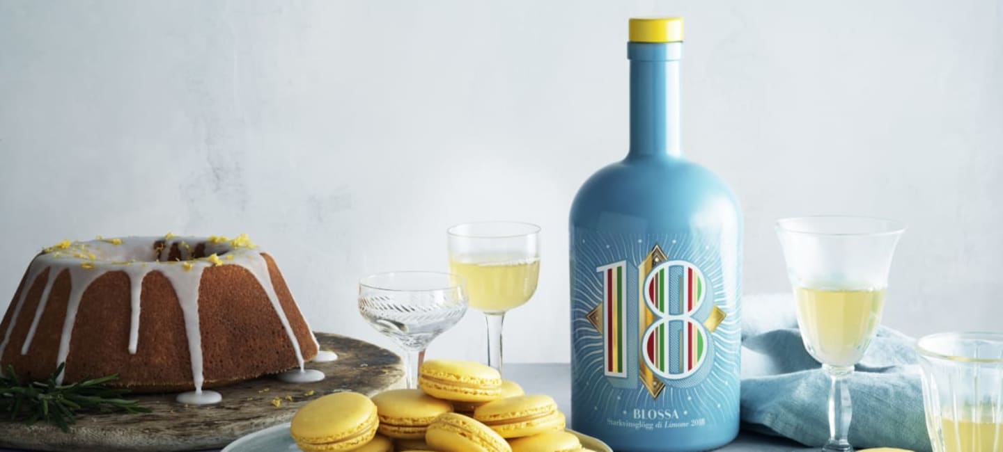 Blossa 18 ja macarons-leivoksia
