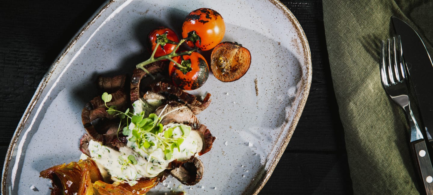 Flank steak, perunagratiini & bearnaisekastike
