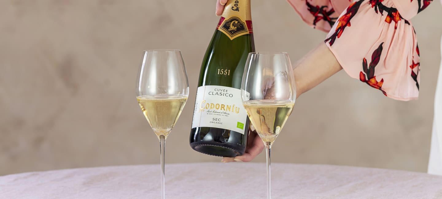 codorniu_clasico_sec_ja_kuohuviinilasit_2023