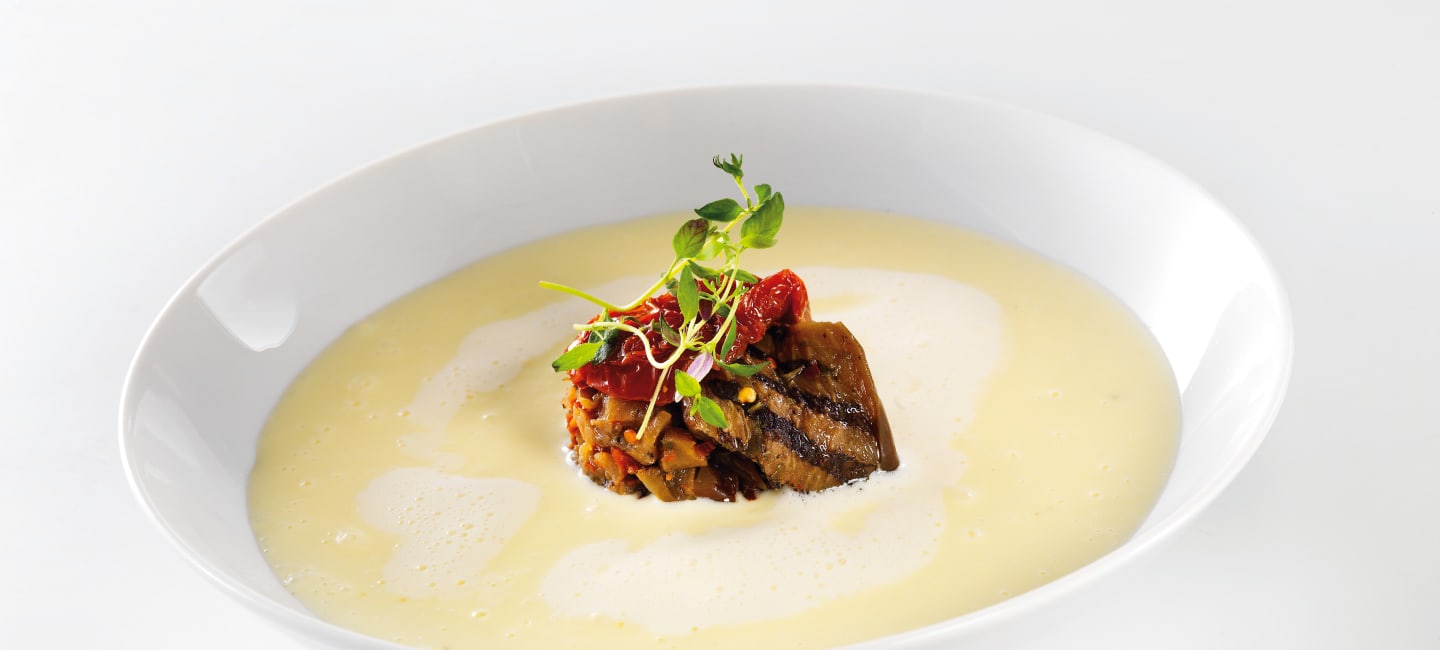 Maa-artisokkakeittoa + viinisuositus