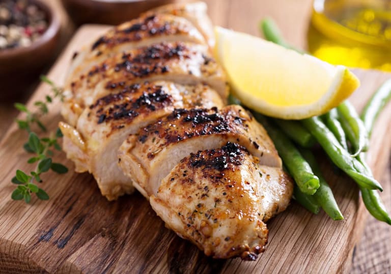 Recept på kyckling i ugn med vitlök, citron och timjan folk o folk