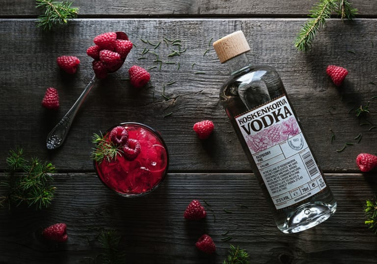 Koskenkorva Raspberry pine with cocktail