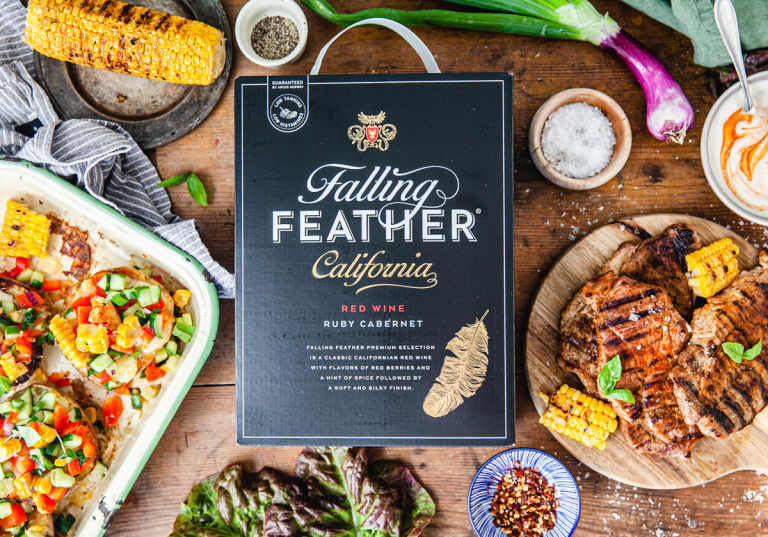 Falling Feather - ett av sommarens bästa röda viner på box