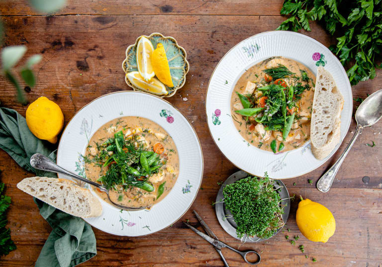 Fiskgryta med dill och räkor.