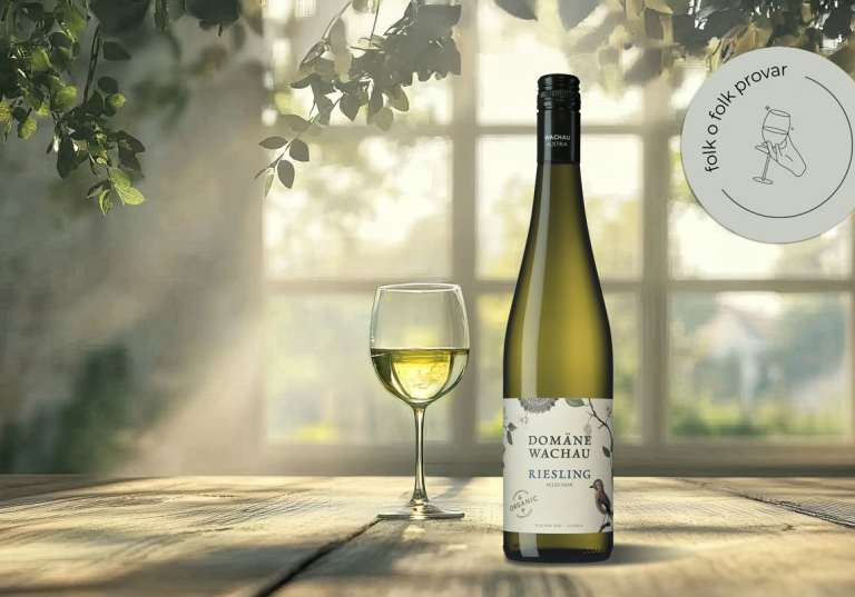 Folk o folk provar Domäne Wachau Riesling Selection.