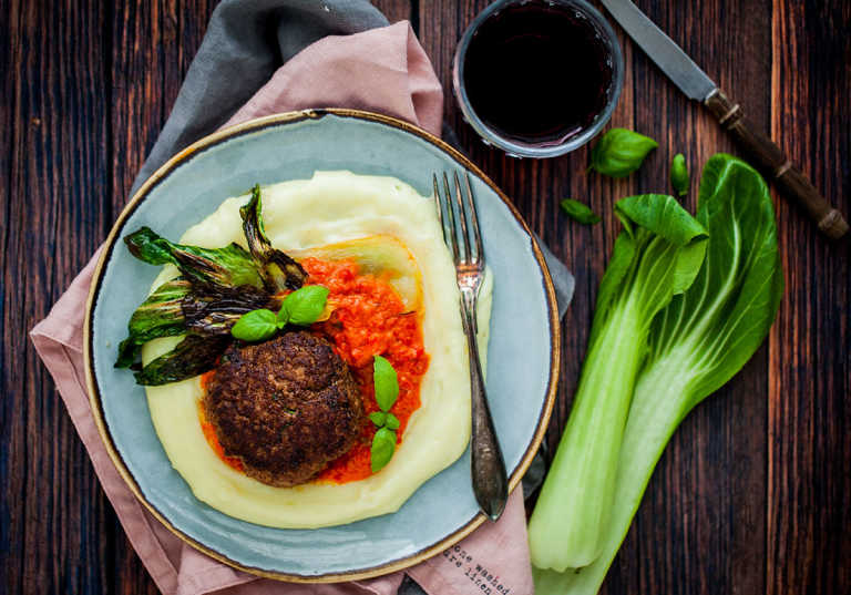 Lammwallenbergare med ajvar och potatispuré