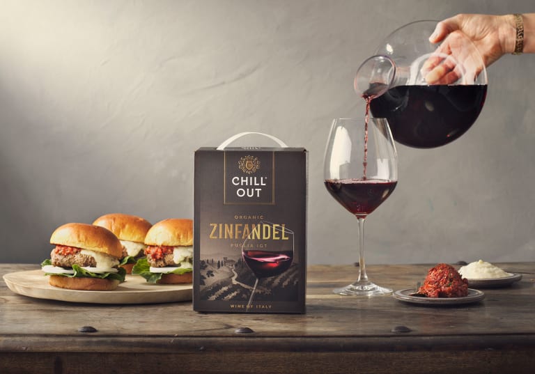 Italienska hamburgare med CHILL OUT Zinfandel Organic