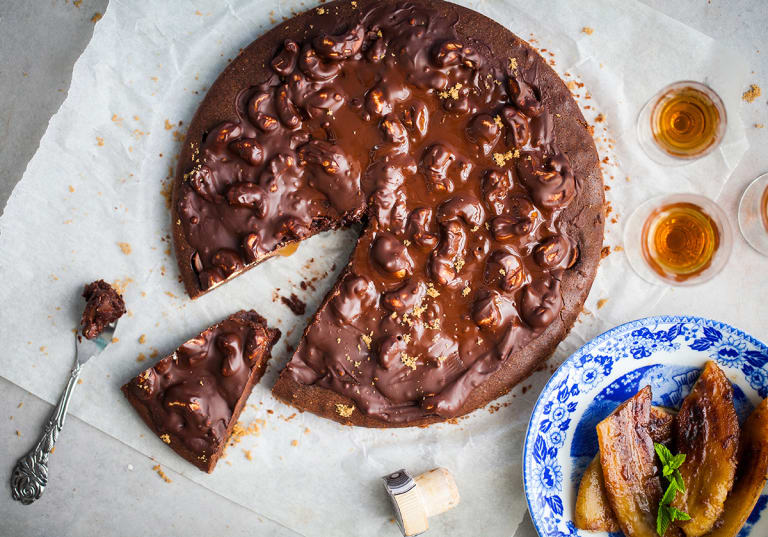 Don Papas kladdkaka med romflamberad banan