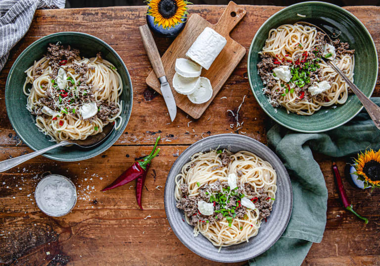 Pasta med lammfärs, chili och getost.