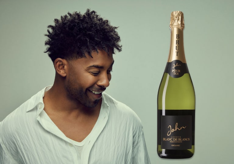 John Lundvik lanserar mousserande vinet Pour Toi.