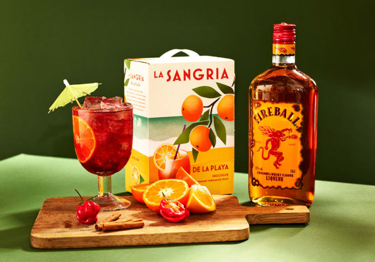 Spicy Sunrise, drink med sangria och Fireball.