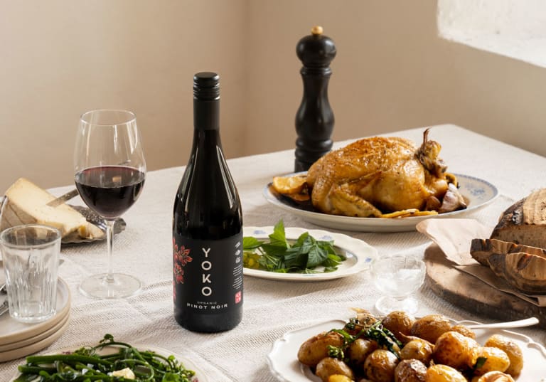 Yoko Pinot Noir med mat.