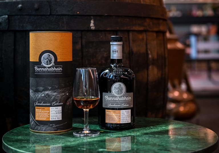 Bunnahabhain Muscat Hogshead Single Cask 