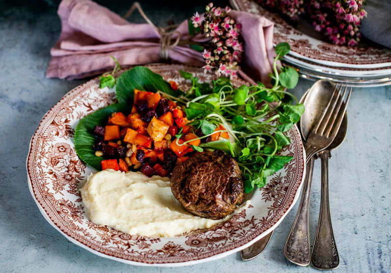 Parmesanrostade rotfrukter, palsternackspuré och kalvfilé