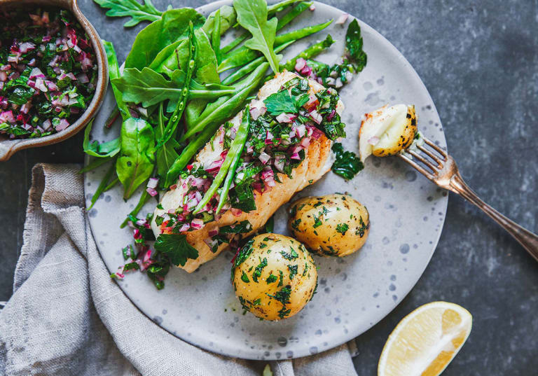 Smörstekt torskrygg med gremolata och örtslungad potatis