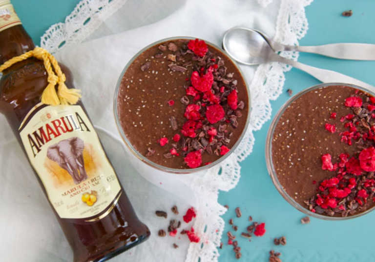 Amarula Chia-chokladpudding med Amarulaflaska