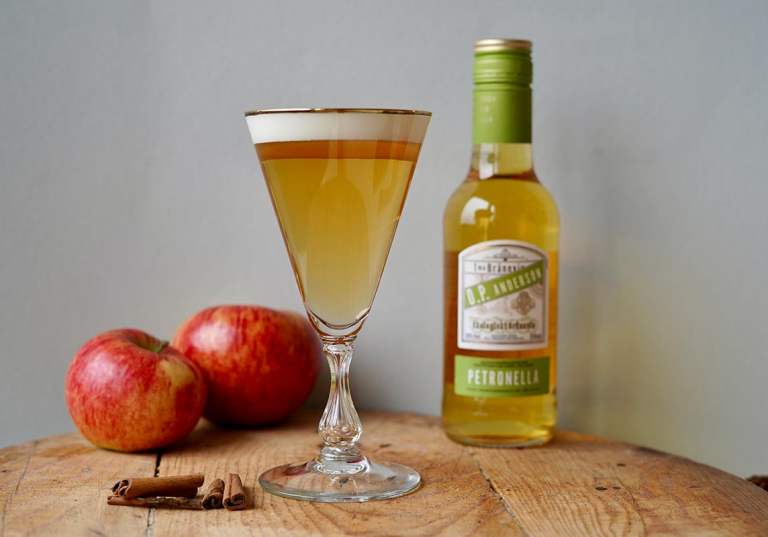 Varm äppeldrink med O.P. Petronella