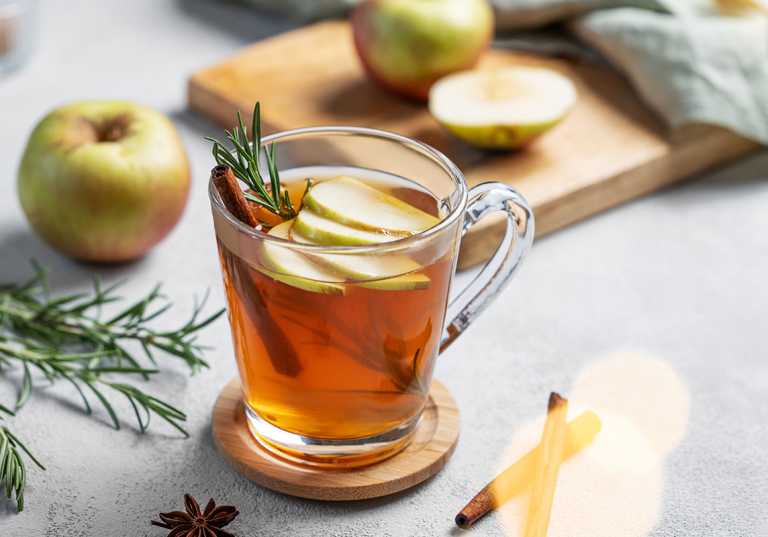 Varm drink med äpple