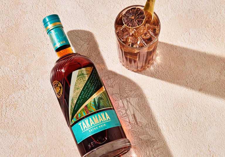 Takamaka St André Extra Noir Rum med drink