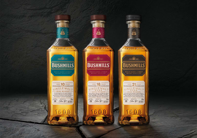 Tre flaskor Bushmills Malt