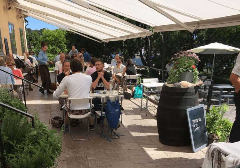 Långa Raden, en av Stockholms tre skönaste uteserveringar