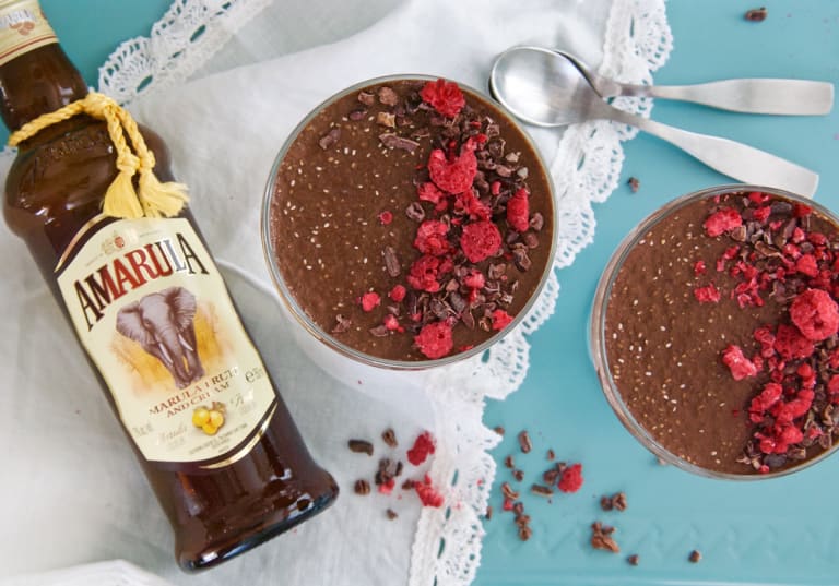 Amarula Chia-chokladpudding med Amarulaflaska