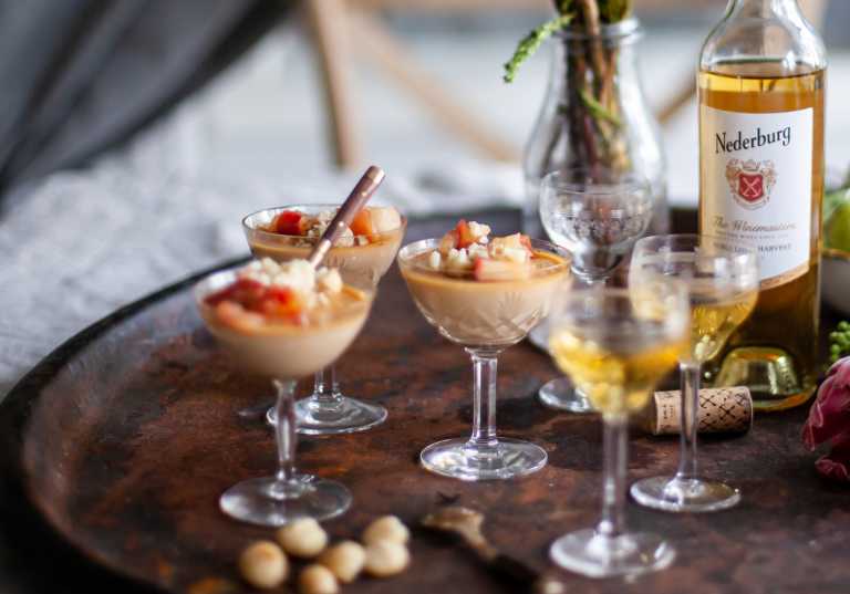 Rooibospannacotta med äppelkompott